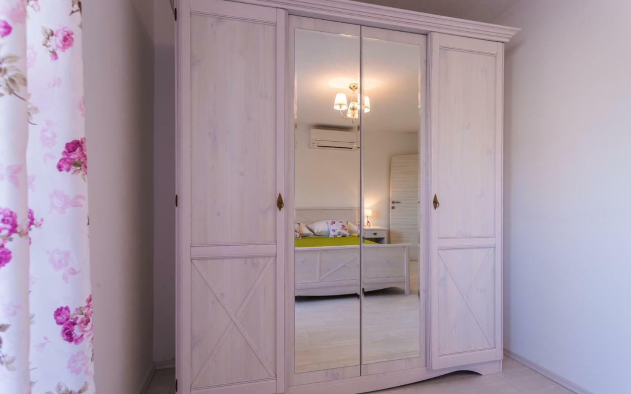 Villa Mulberry Milohnici Luaran gambar