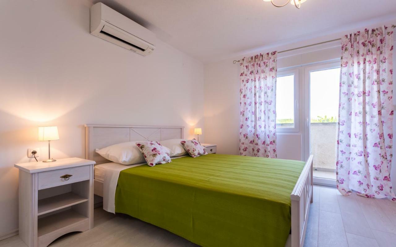 Villa Mulberry Milohnici Luaran gambar