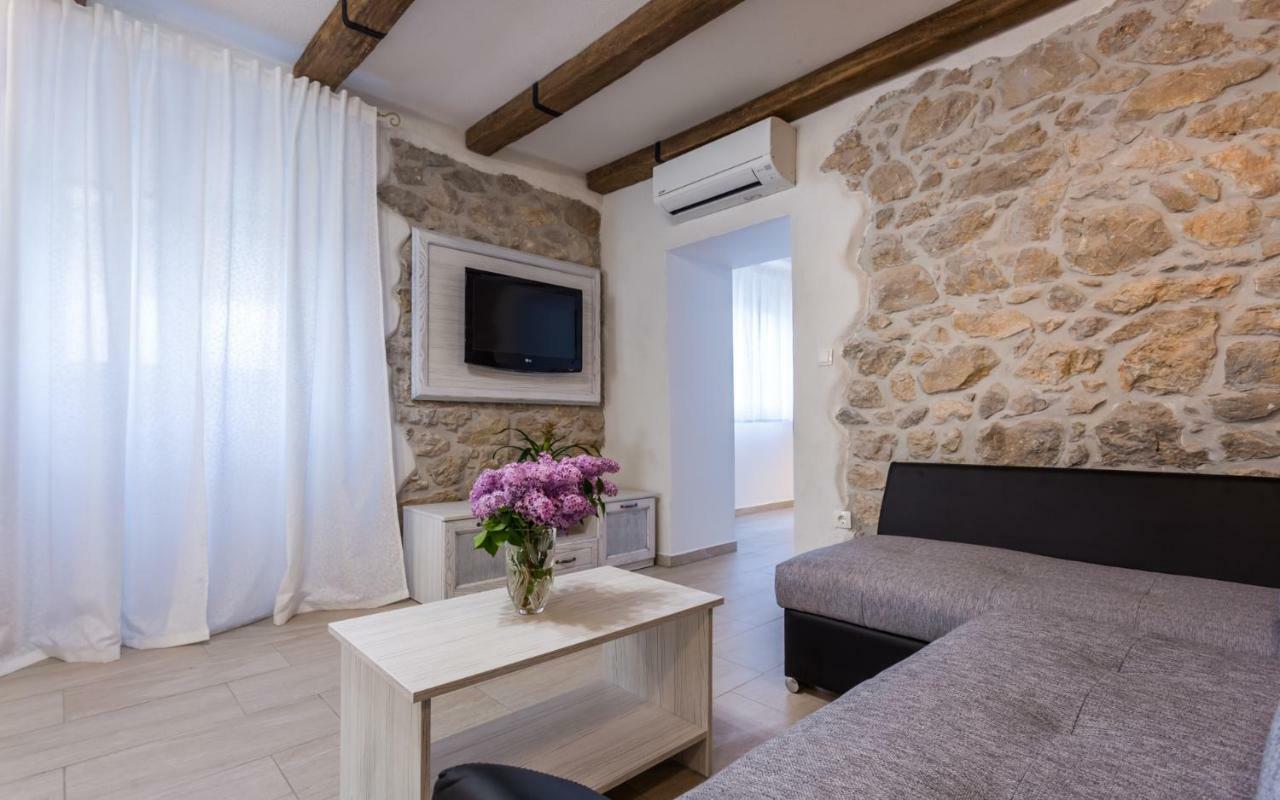 Villa Mulberry Milohnici Luaran gambar