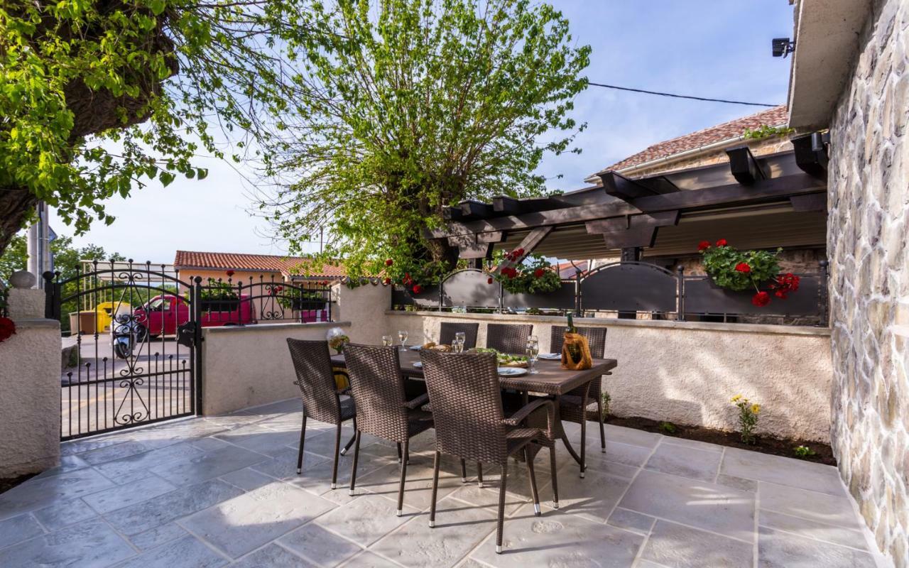 Villa Mulberry Milohnici Luaran gambar